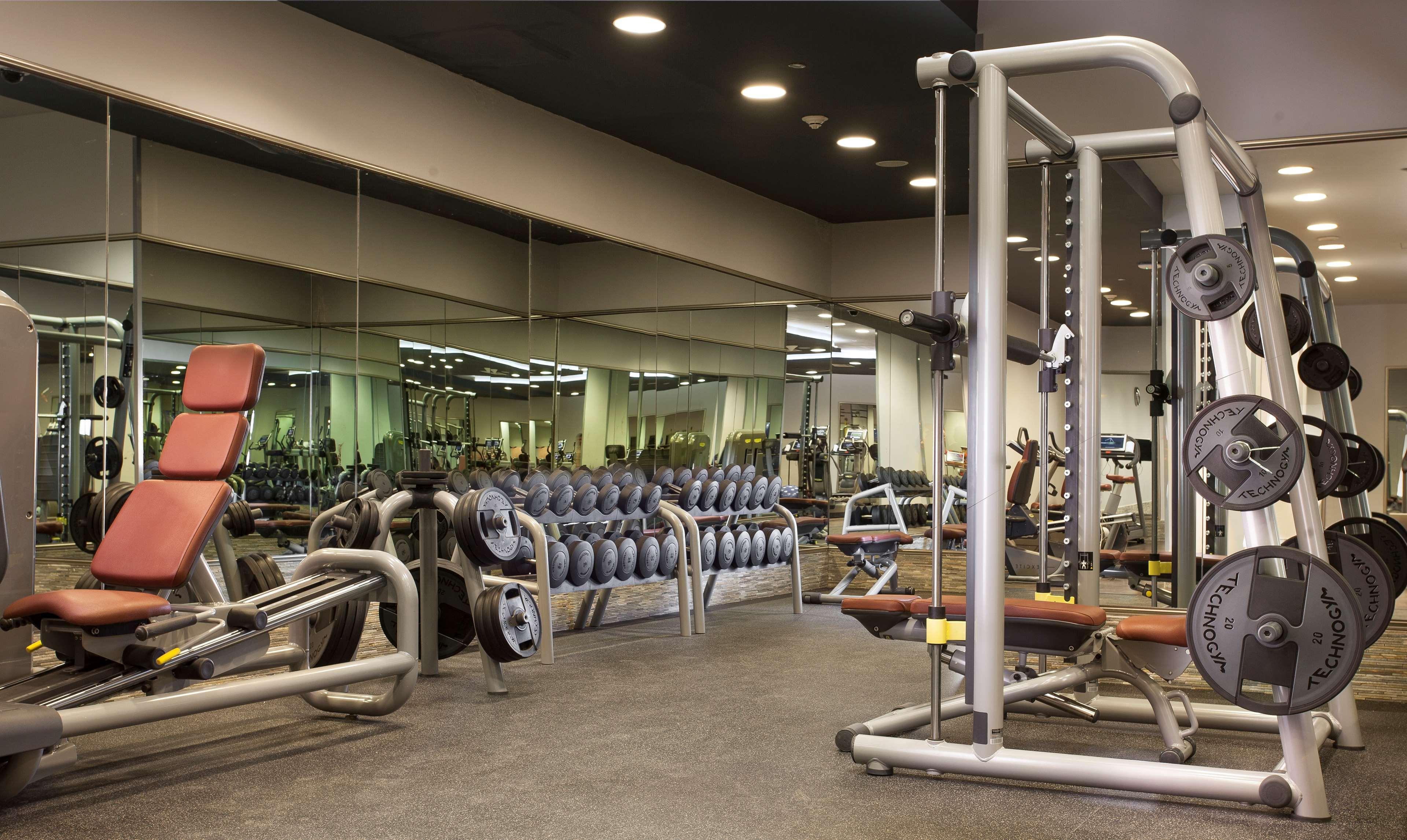 Royal Maxim Palace Kempinski Kairo Eksteriør billede The gym at the hotel
